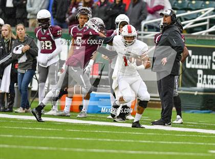 Thumbnail 2 in Round Rock vs. The Woodlands (UIL 6A Quarterfinal) photogallery.