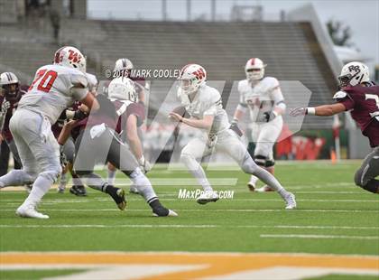 Thumbnail 1 in Round Rock vs. The Woodlands (UIL 6A Quarterfinal) photogallery.