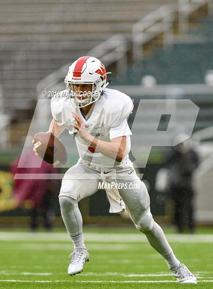 Thumbnail 1 in Round Rock vs. The Woodlands (UIL 6A Quarterfinal) photogallery.