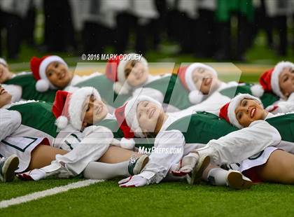 Thumbnail 1 in Round Rock vs. The Woodlands (UIL 6A Quarterfinal) photogallery.