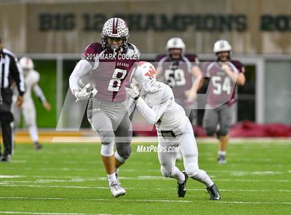 Thumbnail 3 in Round Rock vs. The Woodlands (UIL 6A Quarterfinal) photogallery.