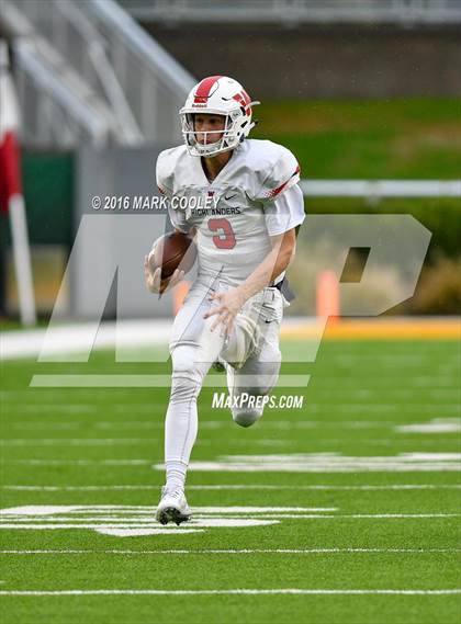 Thumbnail 3 in Round Rock vs. The Woodlands (UIL 6A Quarterfinal) photogallery.