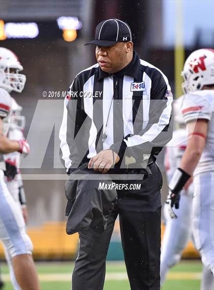 Thumbnail 1 in Round Rock vs. The Woodlands (UIL 6A Quarterfinal) photogallery.
