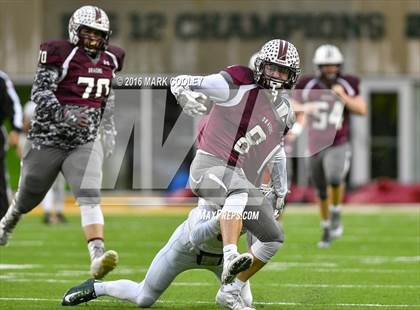 Thumbnail 1 in Round Rock vs. The Woodlands (UIL 6A Quarterfinal) photogallery.