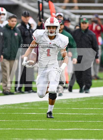Thumbnail 1 in Round Rock vs. The Woodlands (UIL 6A Quarterfinal) photogallery.
