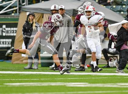 Thumbnail 3 in Round Rock vs. The Woodlands (UIL 6A Quarterfinal) photogallery.