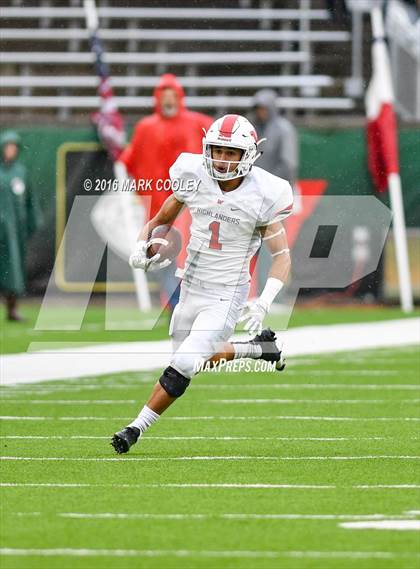 Thumbnail 2 in Round Rock vs. The Woodlands (UIL 6A Quarterfinal) photogallery.