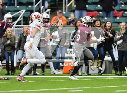 Thumbnail 2 in Round Rock vs. The Woodlands (UIL 6A Quarterfinal) photogallery.