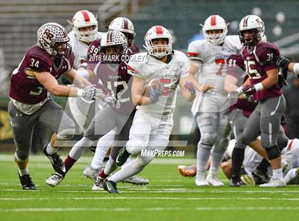 Thumbnail 1 in Round Rock vs. The Woodlands (UIL 6A Quarterfinal) photogallery.