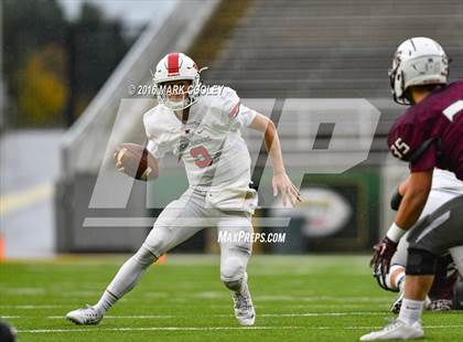 Thumbnail 2 in Round Rock vs. The Woodlands (UIL 6A Quarterfinal) photogallery.