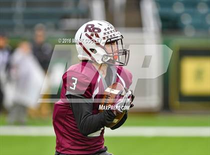 Thumbnail 2 in Round Rock vs. The Woodlands (UIL 6A Quarterfinal) photogallery.