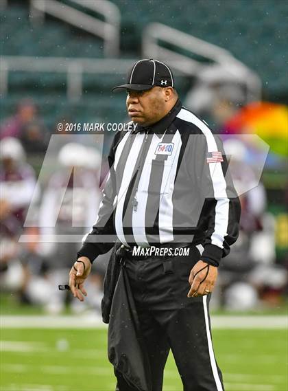 Thumbnail 3 in Round Rock vs. The Woodlands (UIL 6A Quarterfinal) photogallery.