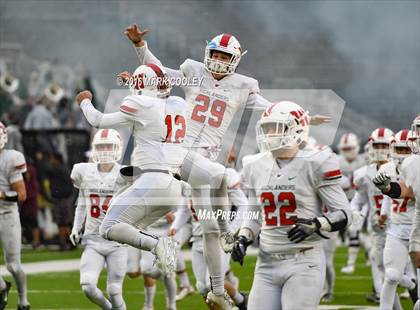Thumbnail 2 in Round Rock vs. The Woodlands (UIL 6A Quarterfinal) photogallery.