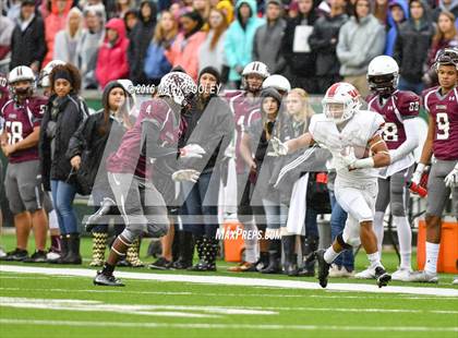 Thumbnail 3 in Round Rock vs. The Woodlands (UIL 6A Quarterfinal) photogallery.