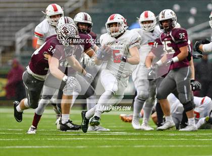 Thumbnail 2 in Round Rock vs. The Woodlands (UIL 6A Quarterfinal) photogallery.