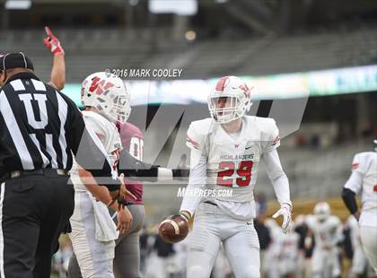 Thumbnail 1 in Round Rock vs. The Woodlands (UIL 6A Quarterfinal) photogallery.