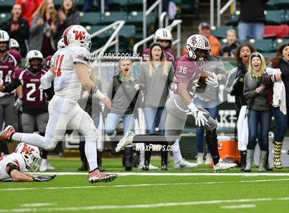 Thumbnail 1 in Round Rock vs. The Woodlands (UIL 6A Quarterfinal) photogallery.