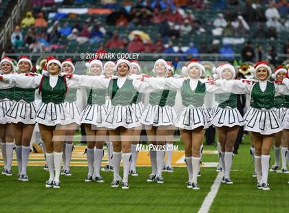 Thumbnail 1 in Round Rock vs. The Woodlands (UIL 6A Quarterfinal) photogallery.