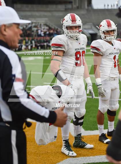 Thumbnail 2 in Round Rock vs. The Woodlands (UIL 6A Quarterfinal) photogallery.