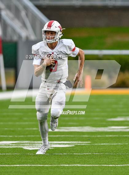 Thumbnail 1 in Round Rock vs. The Woodlands (UIL 6A Quarterfinal) photogallery.