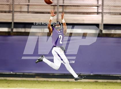 Thumbnail 3 in Bentonville vs. Fayetteville (AAA 7A Semifinall) photogallery.