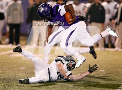 Thumbnail 2 in Bentonville vs. Fayetteville (AAA 7A Semifinall) photogallery.