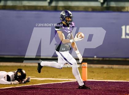 Thumbnail 1 in Bentonville vs. Fayetteville (AAA 7A Semifinall) photogallery.