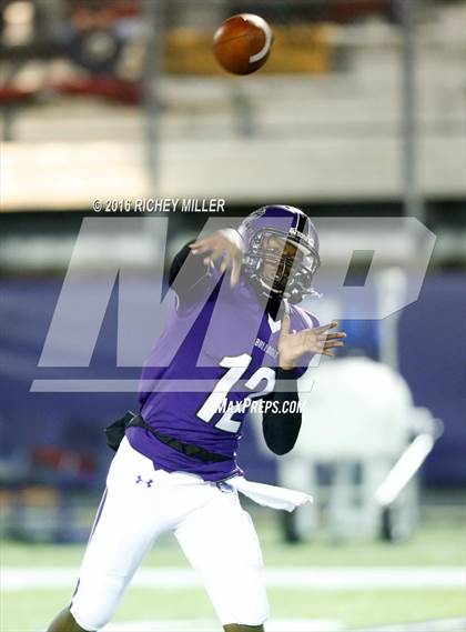 Thumbnail 2 in Bentonville vs. Fayetteville (AAA 7A Semifinall) photogallery.