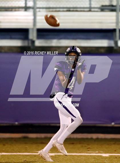 Thumbnail 1 in Bentonville vs. Fayetteville (AAA 7A Semifinall) photogallery.