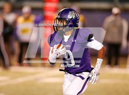 Thumbnail 3 in Bentonville vs. Fayetteville (AAA 7A Semifinall) photogallery.