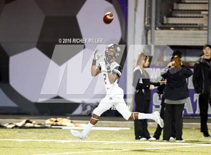 Thumbnail 3 in Bentonville vs. Fayetteville (AAA 7A Semifinall) photogallery.