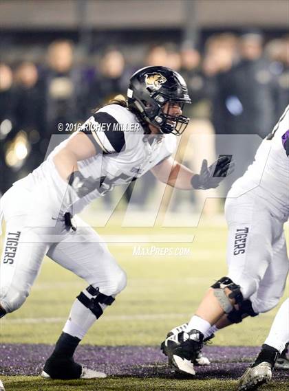 Thumbnail 3 in Bentonville vs. Fayetteville (AAA 7A Semifinall) photogallery.