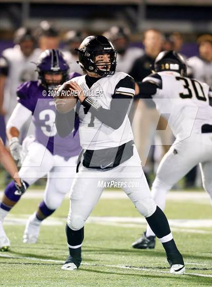 Thumbnail 1 in Bentonville vs. Fayetteville (AAA 7A Semifinall) photogallery.