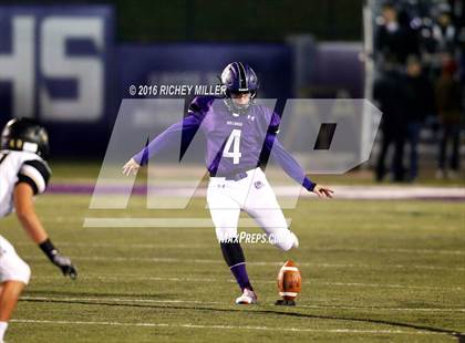 Thumbnail 1 in Bentonville vs. Fayetteville (AAA 7A Semifinall) photogallery.
