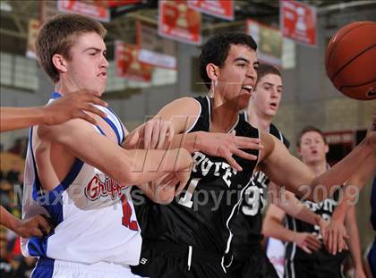 Thumbnail 3 in Los Alamitos vs. Servite (Nike Extravaganza) photogallery.