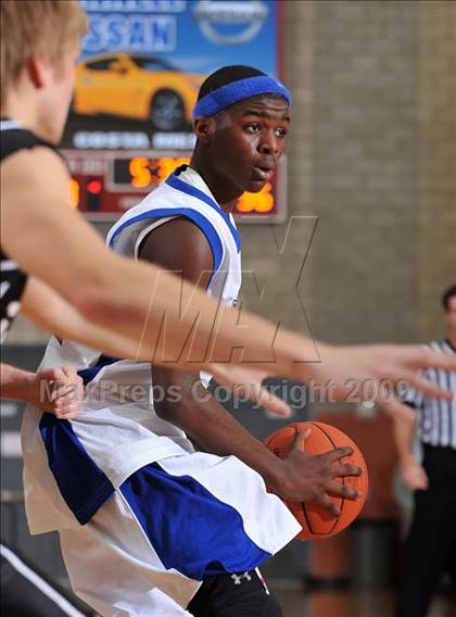 Thumbnail 1 in Los Alamitos vs. Servite (Nike Extravaganza) photogallery.