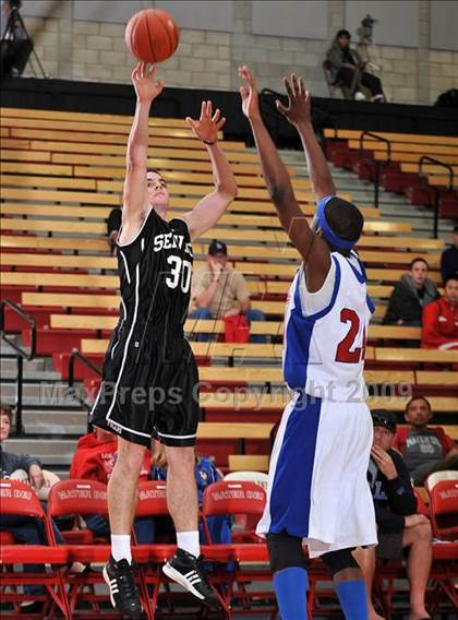 Thumbnail 3 in Los Alamitos vs. Servite (Nike Extravaganza) photogallery.