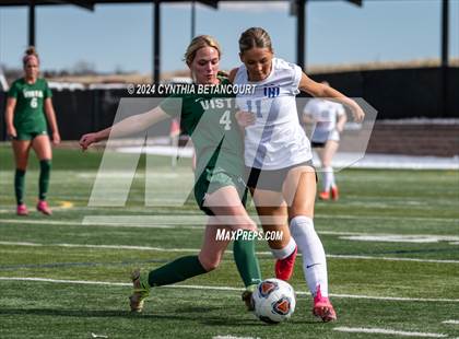Thumbnail 2 in Mountain Vista vs Legend photogallery.