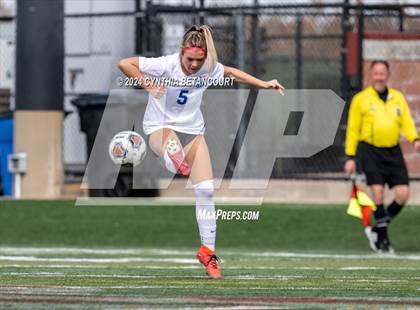 Thumbnail 3 in Mountain Vista vs Legend photogallery.