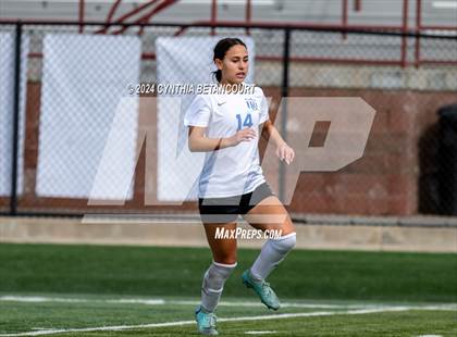 Thumbnail 2 in Mountain Vista vs Legend photogallery.