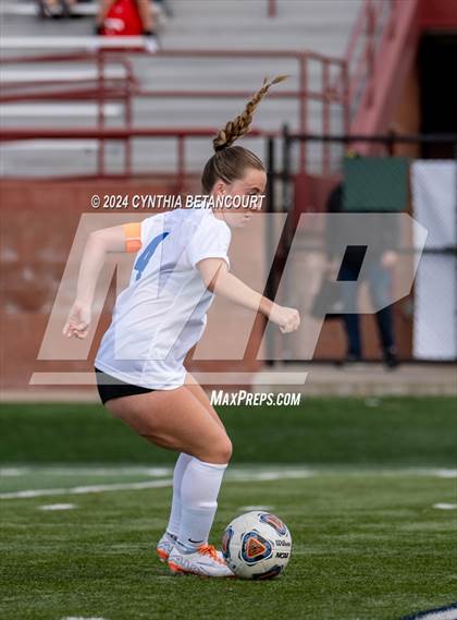 Thumbnail 3 in Mountain Vista vs Legend photogallery.