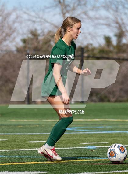 Thumbnail 3 in Mountain Vista vs Legend photogallery.