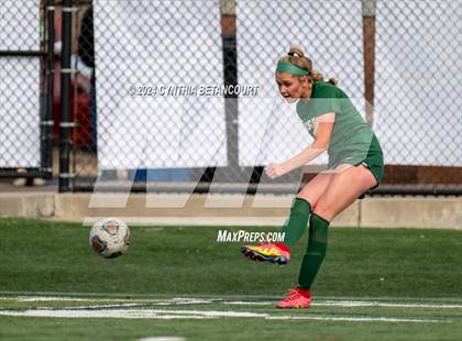 Thumbnail 3 in Mountain Vista vs Legend photogallery.
