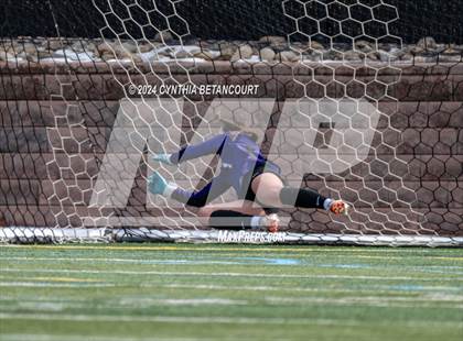 Thumbnail 2 in Mountain Vista vs Legend photogallery.