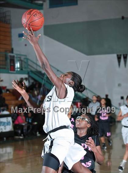 Thumbnail 2 in Potter's House Christian vs. View Park (West Coast Jamboree) photogallery.