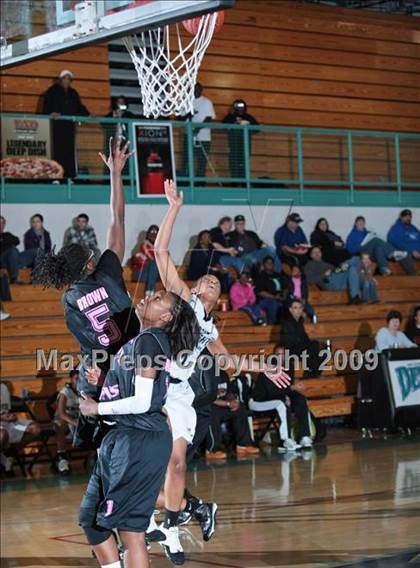 Thumbnail 2 in Potter's House Christian vs. View Park (West Coast Jamboree) photogallery.