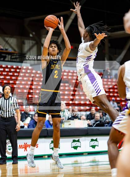 Thumbnail 3 in Centerville @ Pickerington Central (OHSAA DI Regional Semifinals) photogallery.