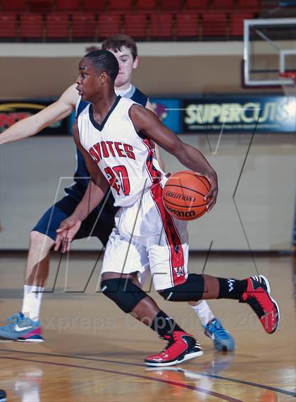 Thumbnail 3 in Episcopal School of Dallas vs. Wichita Falls (Fantasy of Lights) photogallery.