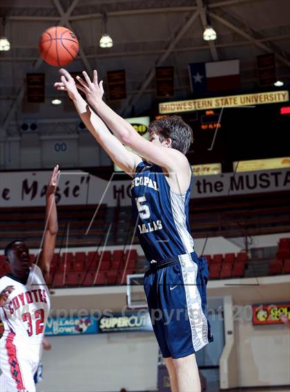 Thumbnail 3 in Episcopal School of Dallas vs. Wichita Falls (Fantasy of Lights) photogallery.
