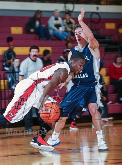 Thumbnail 2 in Episcopal School of Dallas vs. Wichita Falls (Fantasy of Lights) photogallery.